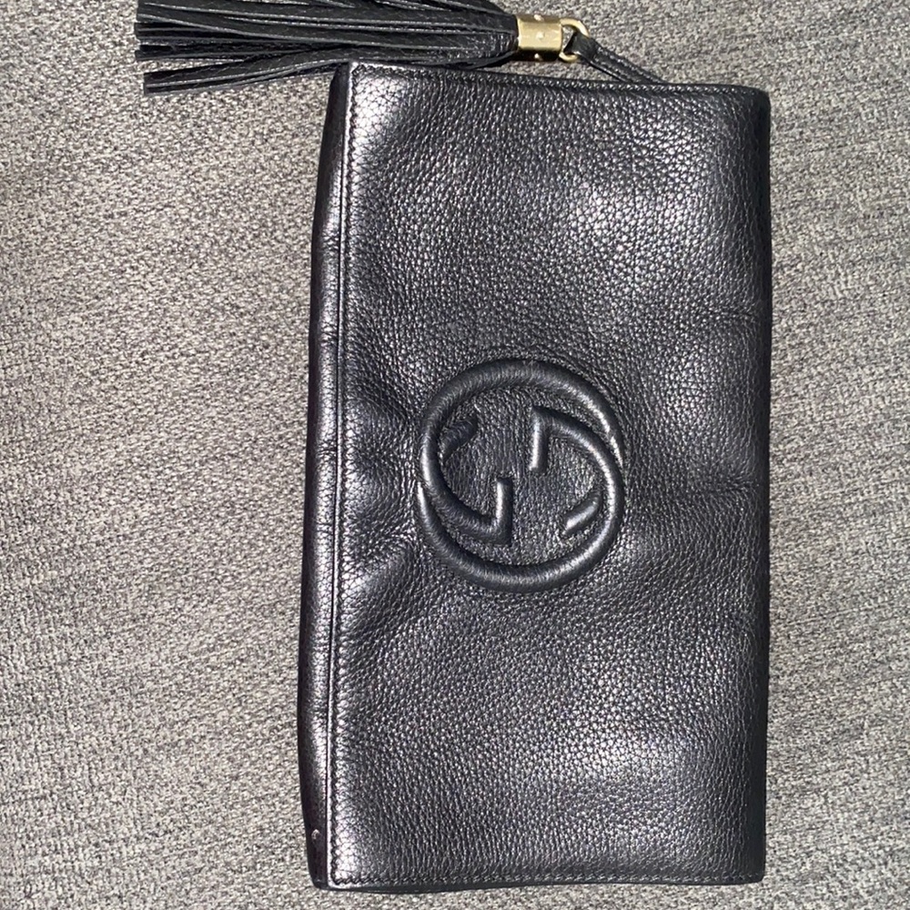 Black Gucci soho clutch with tassel